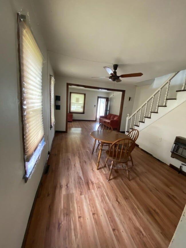 Primary Photo - 68 Pulaski St