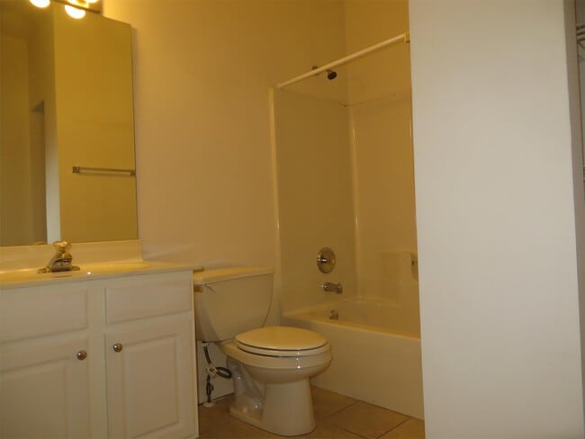 Building Photo - 8849 Fairview Bluff