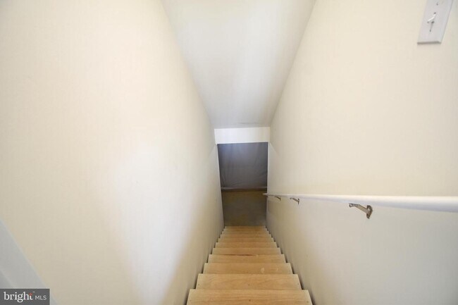 Building Photo - 84 Cilento Dr