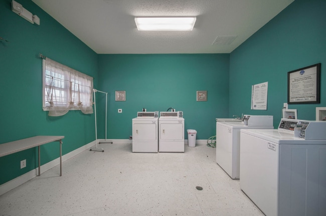 Building Photo - Arrowhead Dr******Senior 55+ Community****** Rent $999/month