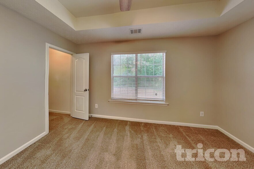 Building Photo - 135 Tillman Ct