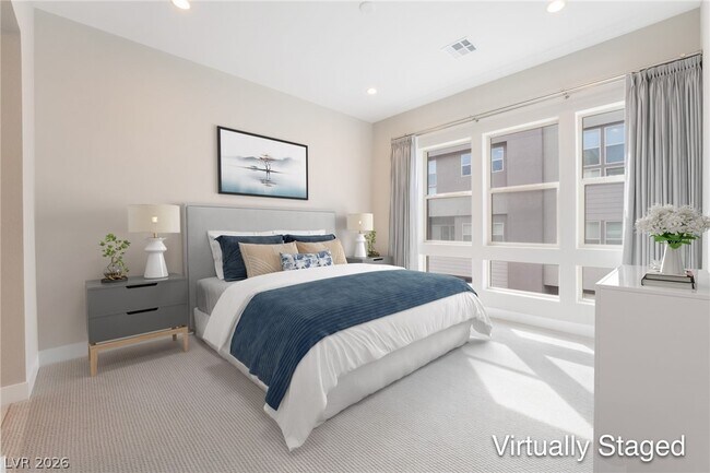 Building Photo - 667 Grey Saker St