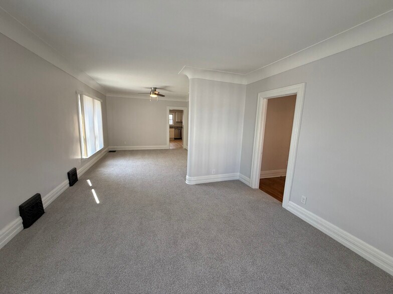 Building Photo - 139 Gallup St