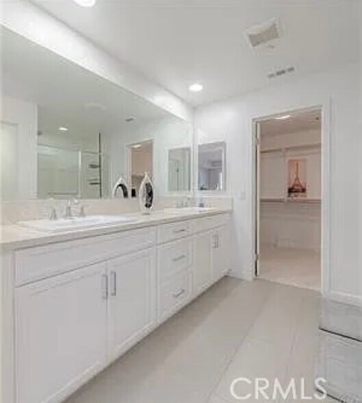 Building Photo - 37 Waldorf