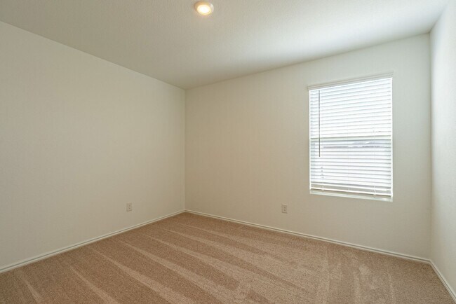 Building Photo - Brand New Modern Home with Included Applia...