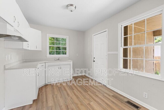 Building Photo - 149 Rose Dr