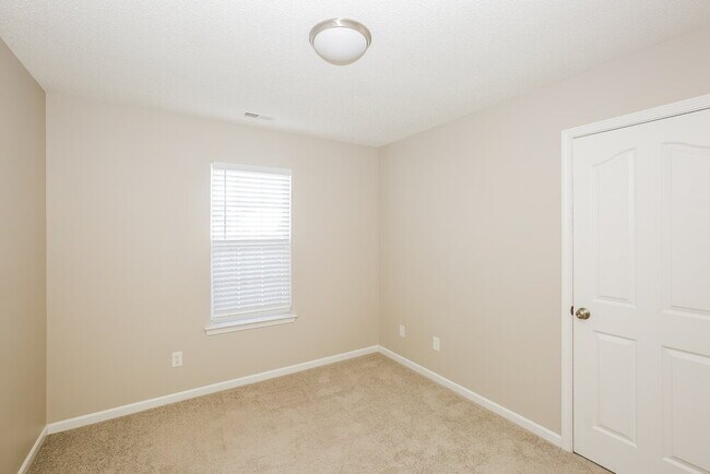 Building Photo - 4006 Salmon River Dr