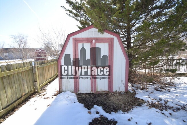 Building Photo - 47 Meadow Ct W