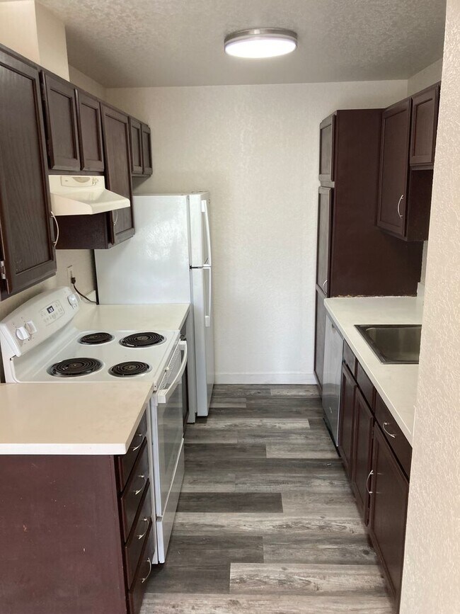 Interior Photo - Win Don
