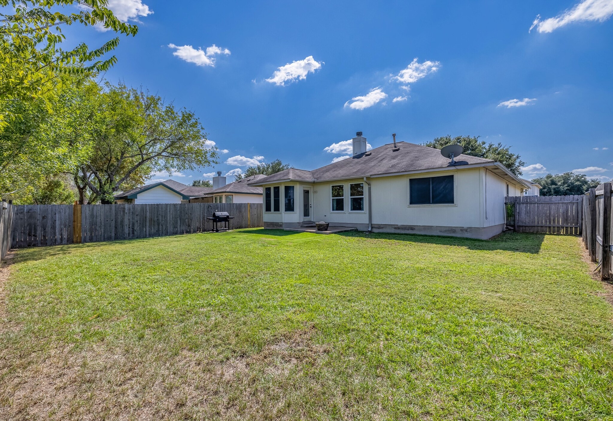 Building Photo - 3819 Westfield Dr