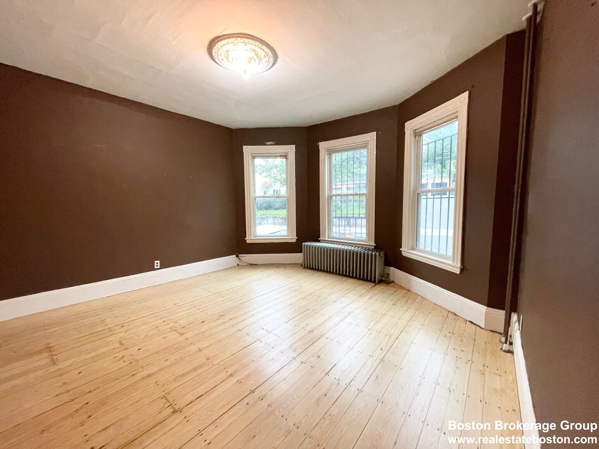 Building Photo - 61 Hillside St