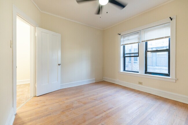 Building Photo - 2054 W Arthur Ave