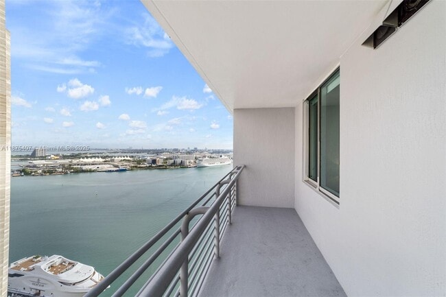 Primary Photo - 335 S Biscayne Blvd