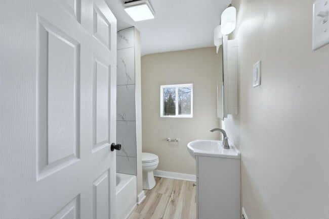 Building Photo - 2221 Eby Ave