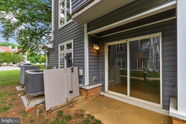 Building Photo - 1134 Lake Heron Dr
