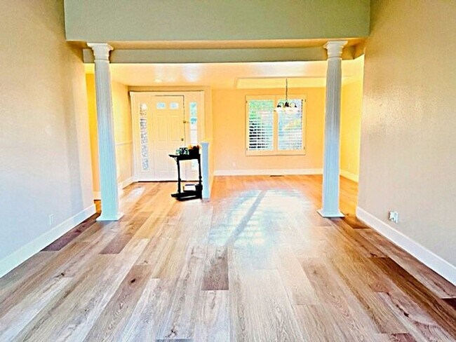 Building Photo - NEWLY RENOVATED- 4BD/2BA, Single-Family Home in Twin Creeks Area of San Ramon- Available NOW!