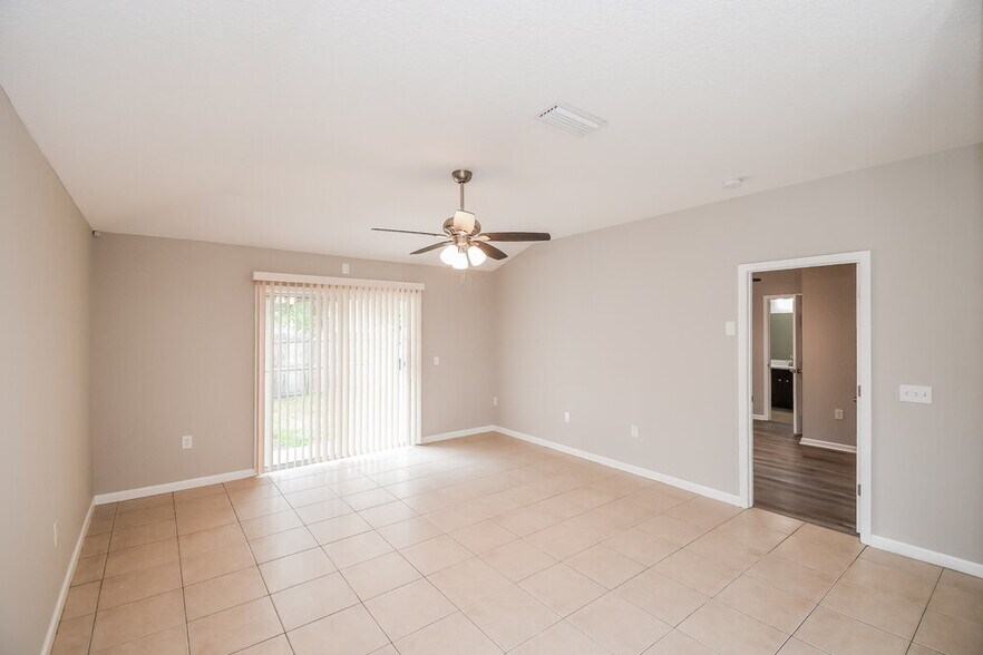 Building Photo - 5107 Johnson Creek Dr