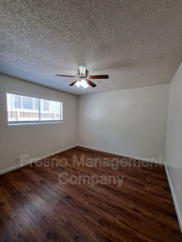 Building Photo - 122 N College Ave