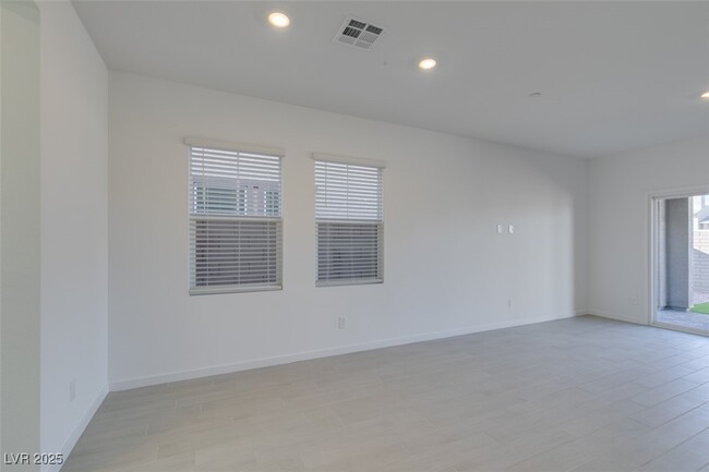 Building Photo - 405 Isla Enclave Wy