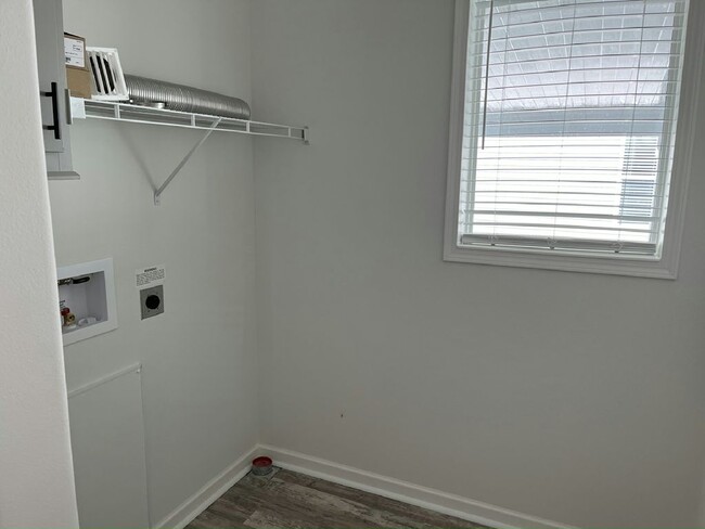 Building Photo - 7812 Cameo Ln