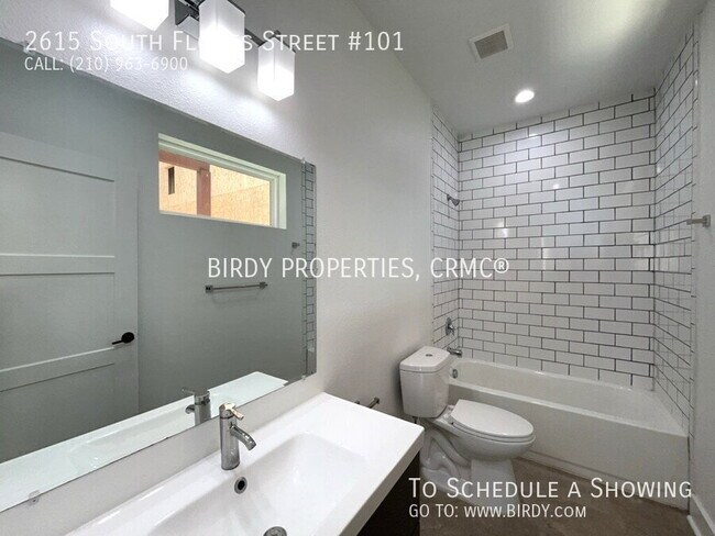 Building Photo - 2615 S Flores St