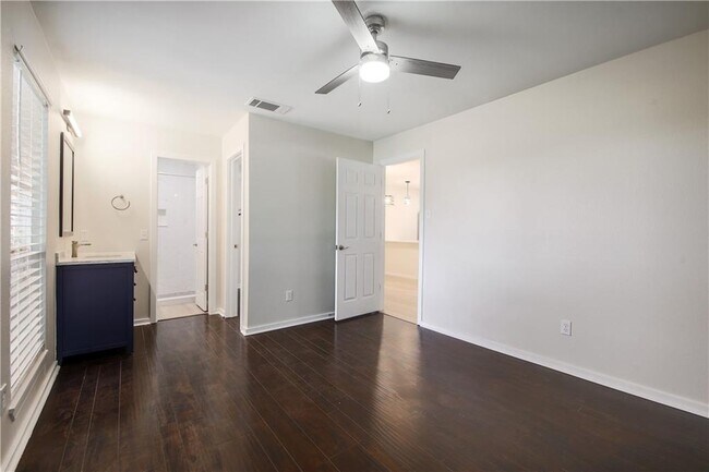 Building Photo - 10616 Mellow Meadow Dr