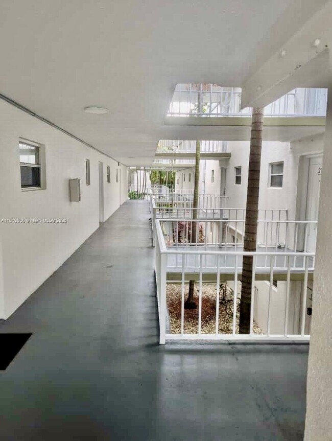 Building Photo - 4255 N University Dr