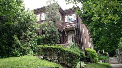 Building Photo - Wonderful Duplex in the Heart of Squirrel ...
