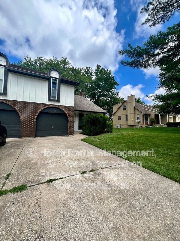 Building Photo - 3868 SW Harbor Dr