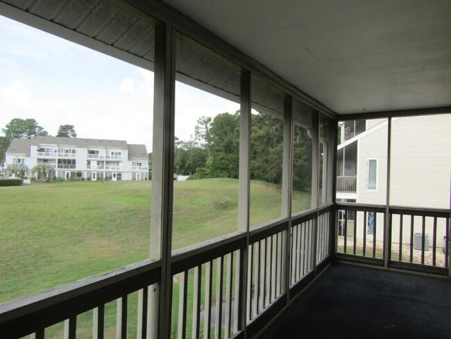 Building Photo - 1095 Plantation Dr