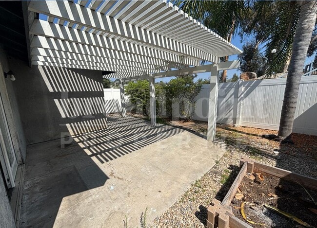 Building Photo - 1158 Corral Glen