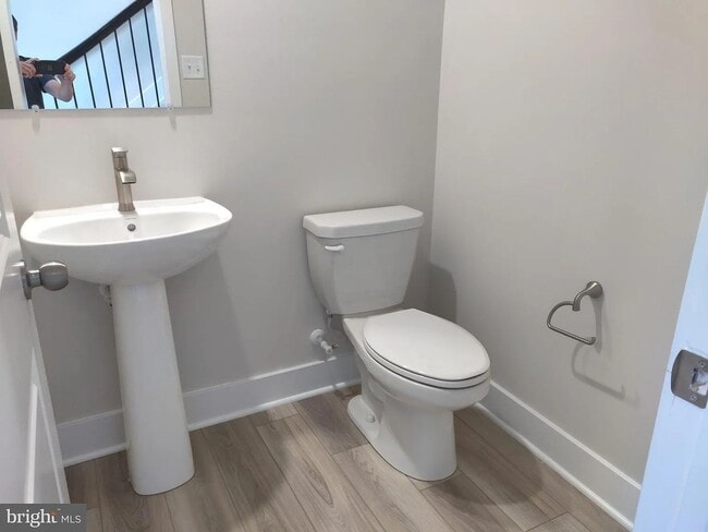 Building Photo - 6947 Farragut Dr