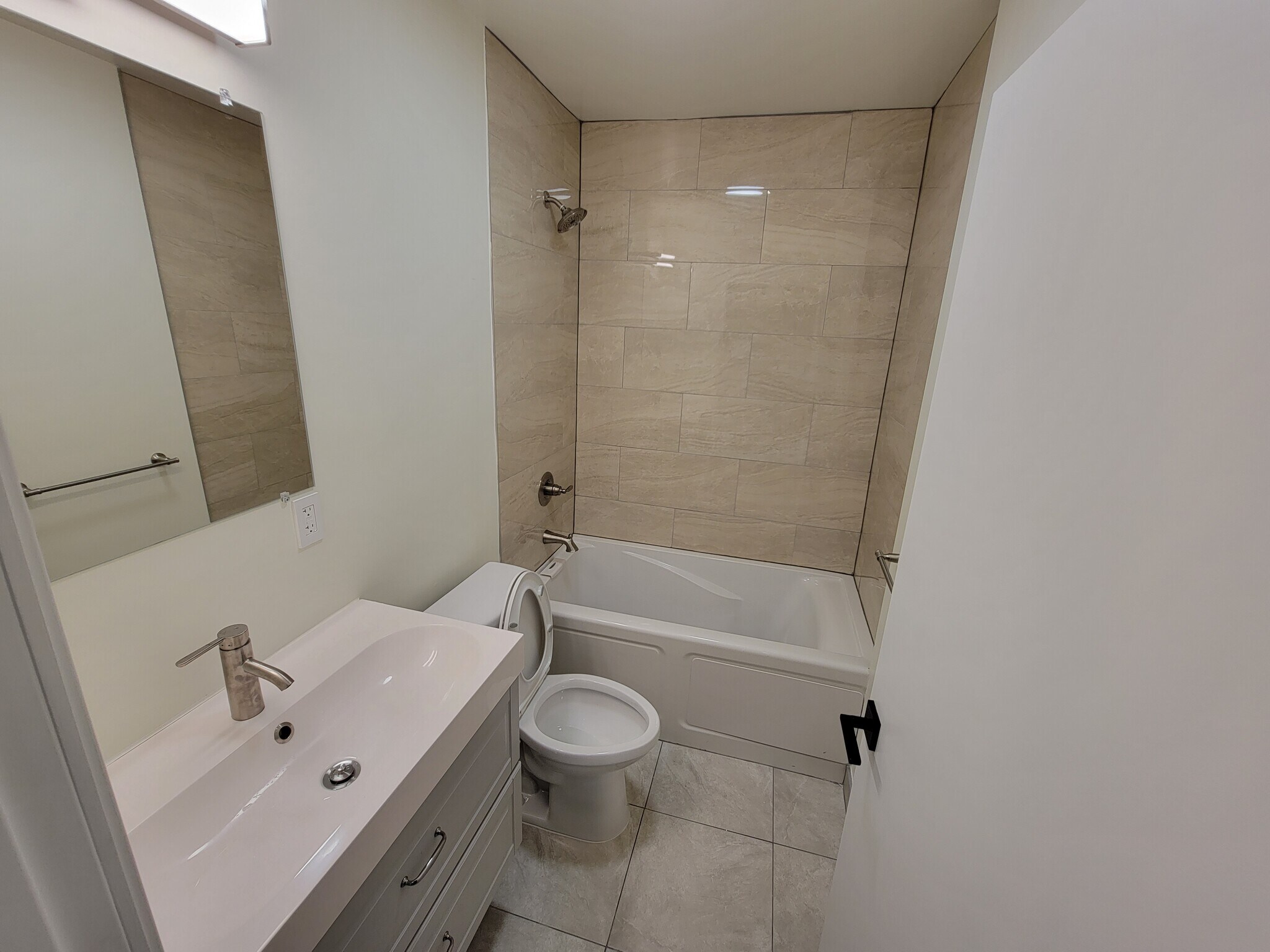 Building Photo - 2224 Delaware Ave