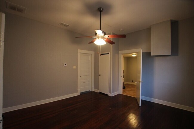 Building Photo - Tour Today! Charming 3 bedroom home in the Heart of Tyler!!
