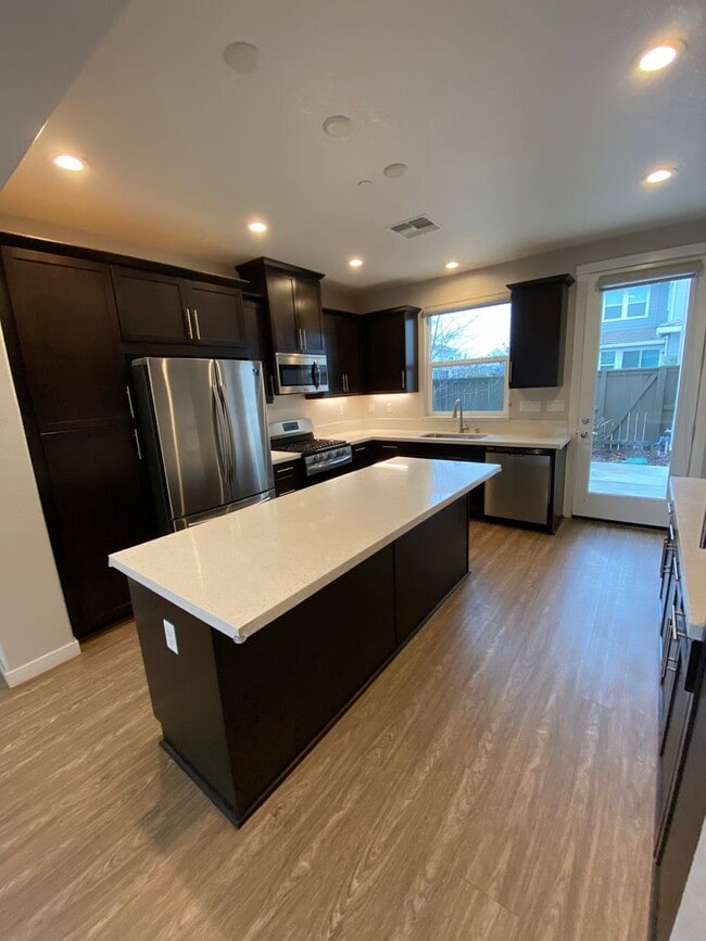 Building Photo - 3–4 Bedroom Solar Home in Rocklin – Office + Loft | Available Now