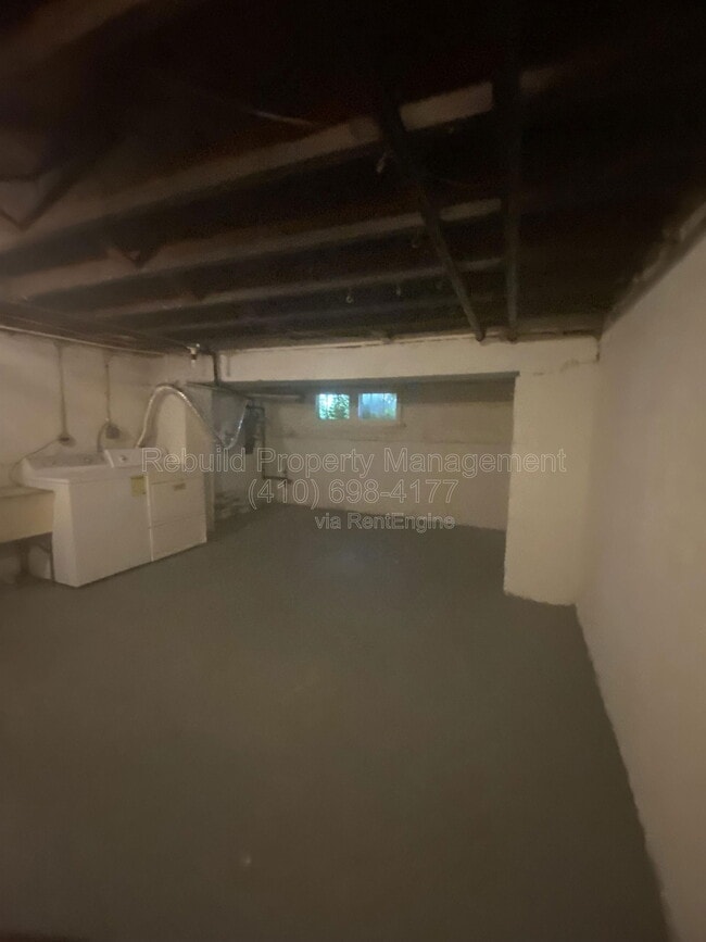 Building Photo - 3136 Chesterfield Ave