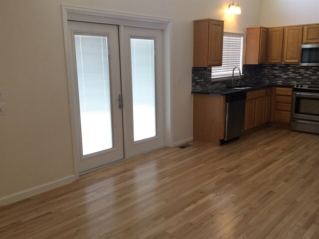 Building Photo - 180 Terra Vista St