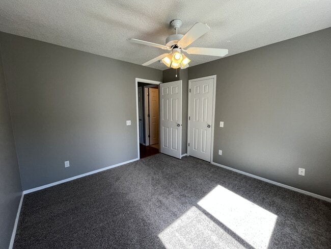 Building Photo - 13065 SW Seca Ct