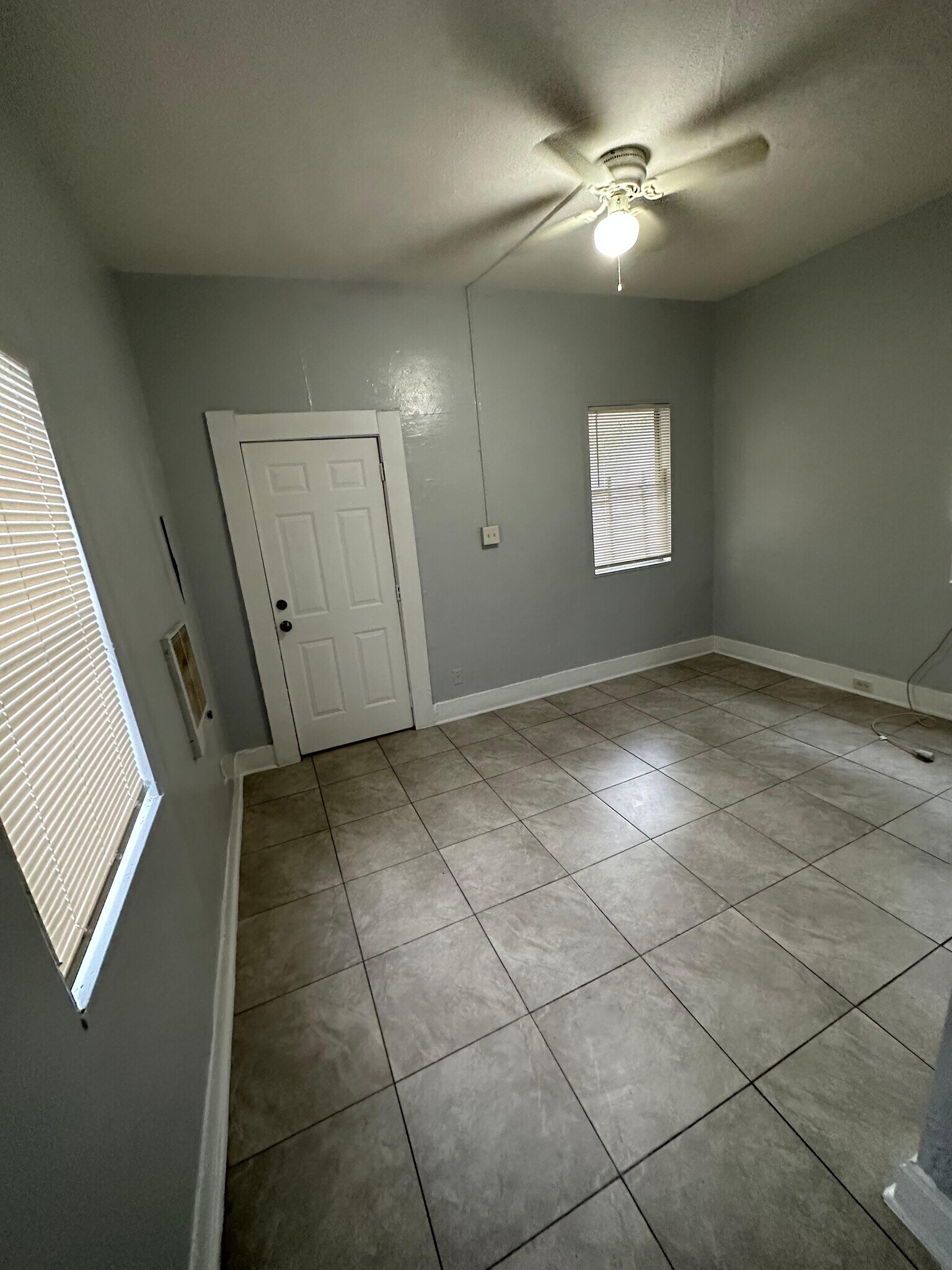 Building Photo - 707 Franklin St