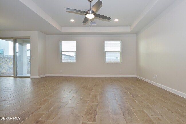 Building Photo - 705 Paseo De La Reina St