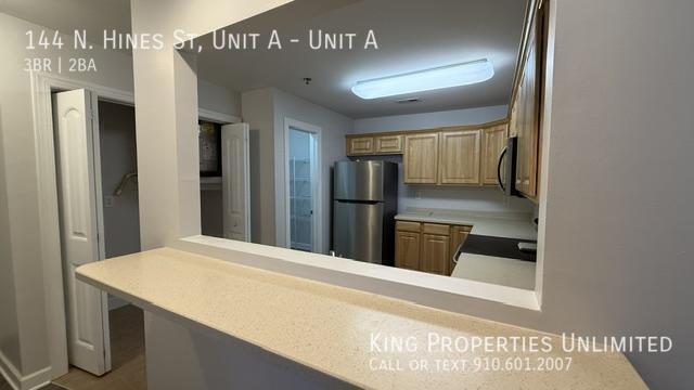 Building Photo - 144 N Hines St
