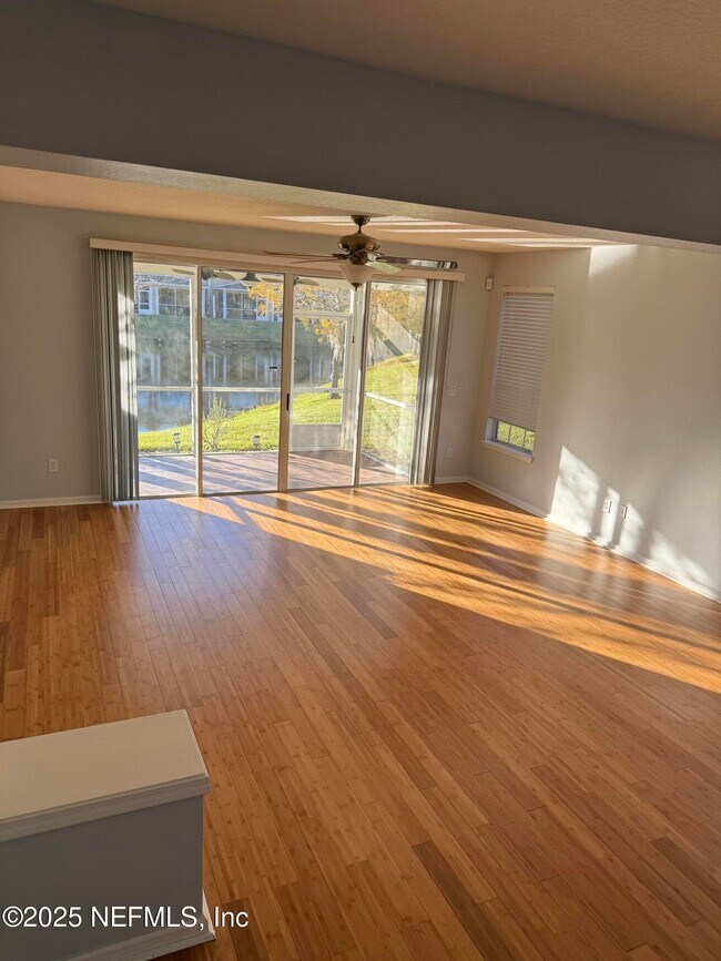 Building Photo - 4210 Highwood Dr