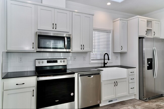 Interior Photo - 2875 California Street