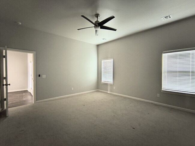 Building Photo - 2832 Wild Rose Ln