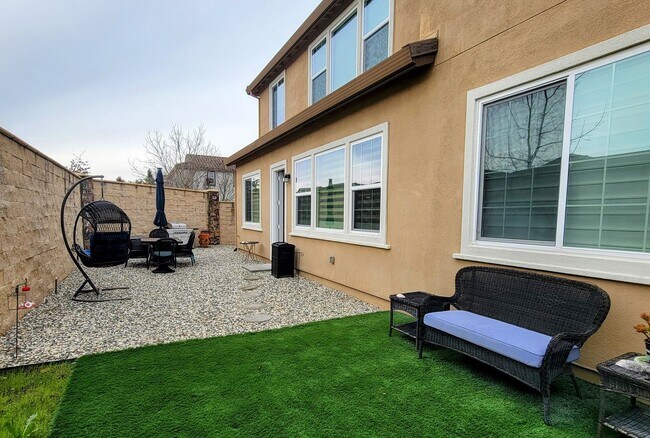 Building Photo - Move-In Special: Get $2,000 Off Your Secur...