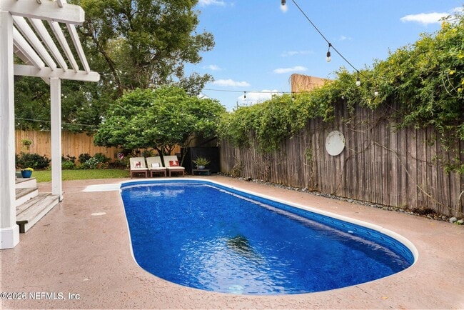 Building Photo - 4236 Melrose Ave