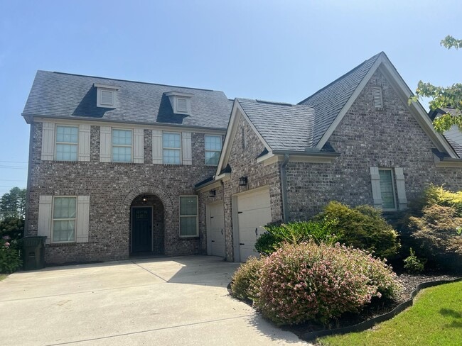 Primary Photo - Must See Home In Madison City!