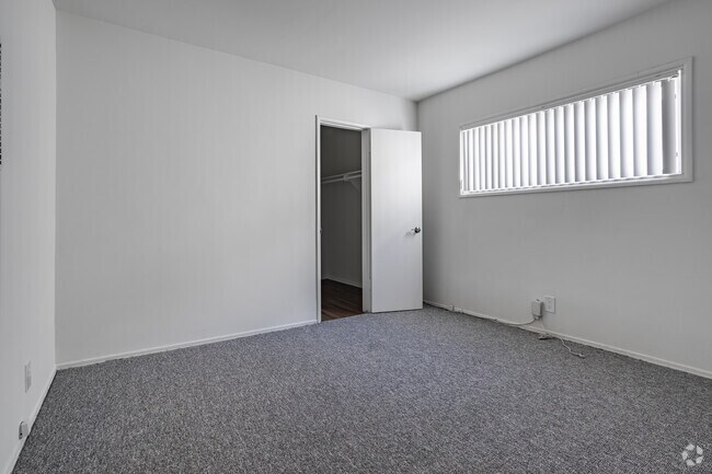 1BR, 1BA - Unit B - 233 4th Ave