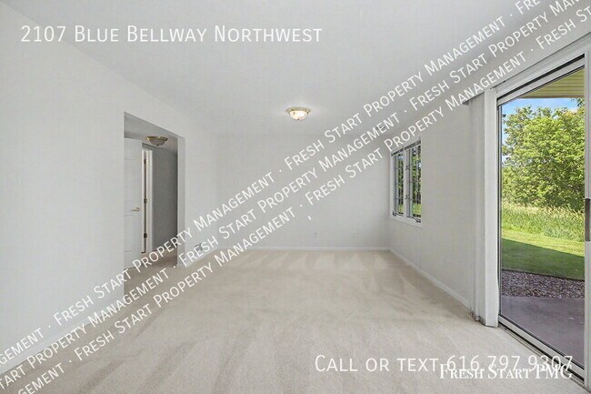 Building Photo - 2107 Blue Bell Way