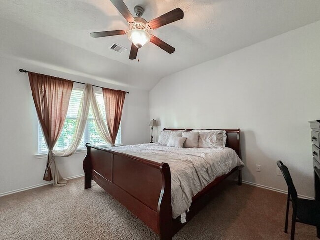 Building Photo - 3 Fairlee Ct